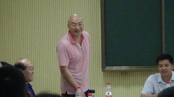 有54位同学克服了工作和生活上的困难